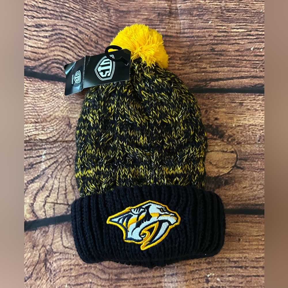 NHL Nashville Predators Kids' Black and‎ Gold Pom-Pom Beanie